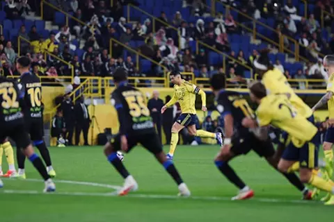 بهدف عكسي.. النصر يعبر عقبة التعاون في الدوري السعودي
